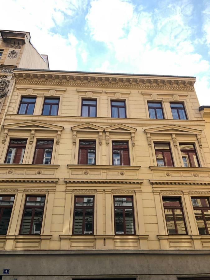 Luxury Apartment In The Center Of Praag Buitenkant foto