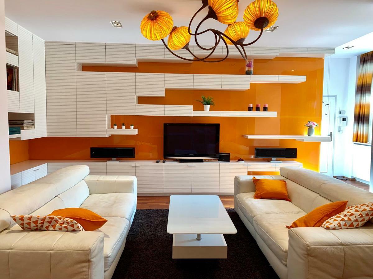 Luxury Apartment In The Center Of Praag Buitenkant foto