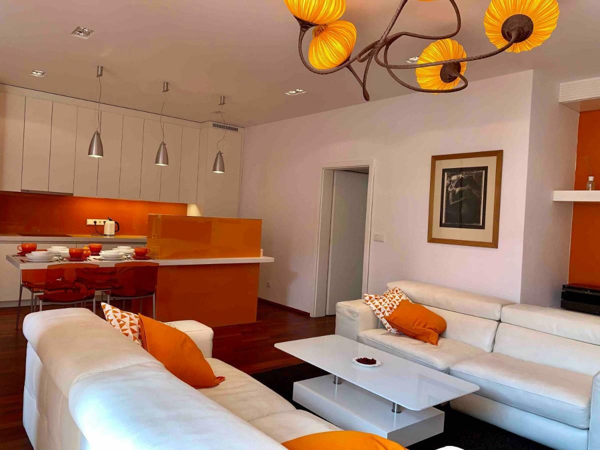 Luxury Apartment In The Center Of Praag Buitenkant foto