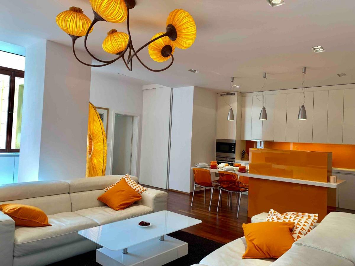 Luxury Apartment In The Center Of Praag Buitenkant foto