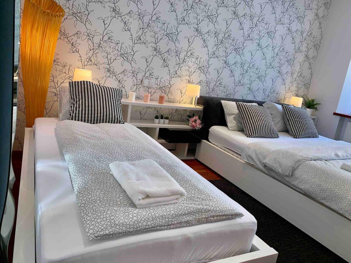Luxury Apartment In The Center Of Praag Buitenkant foto