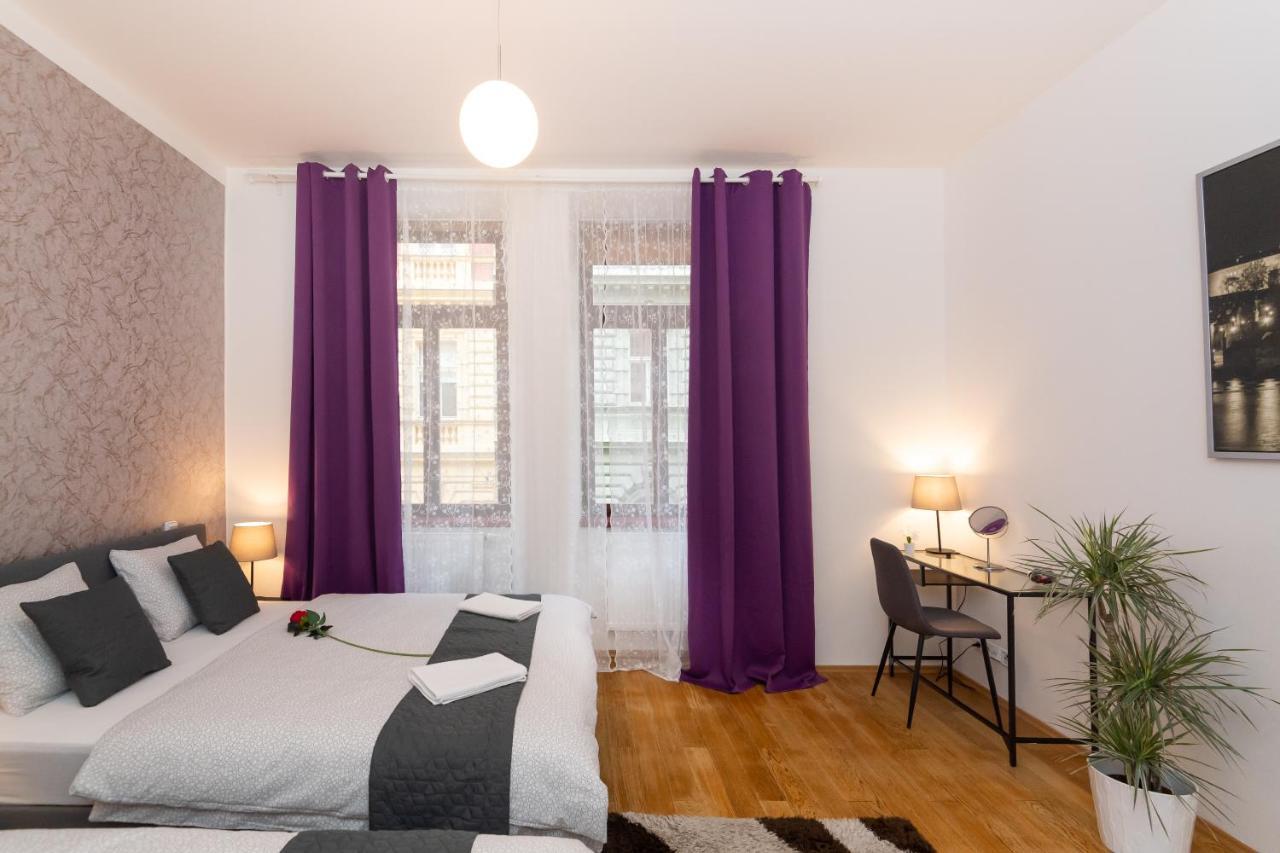 Luxury Apartment In The Center Of Praag Buitenkant foto