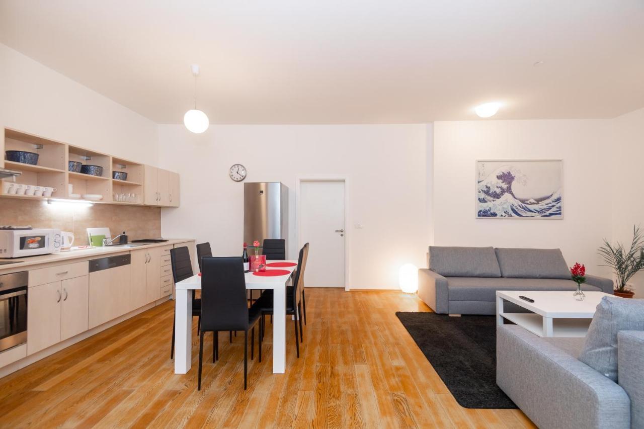 Luxury Apartment In The Center Of Praag Buitenkant foto